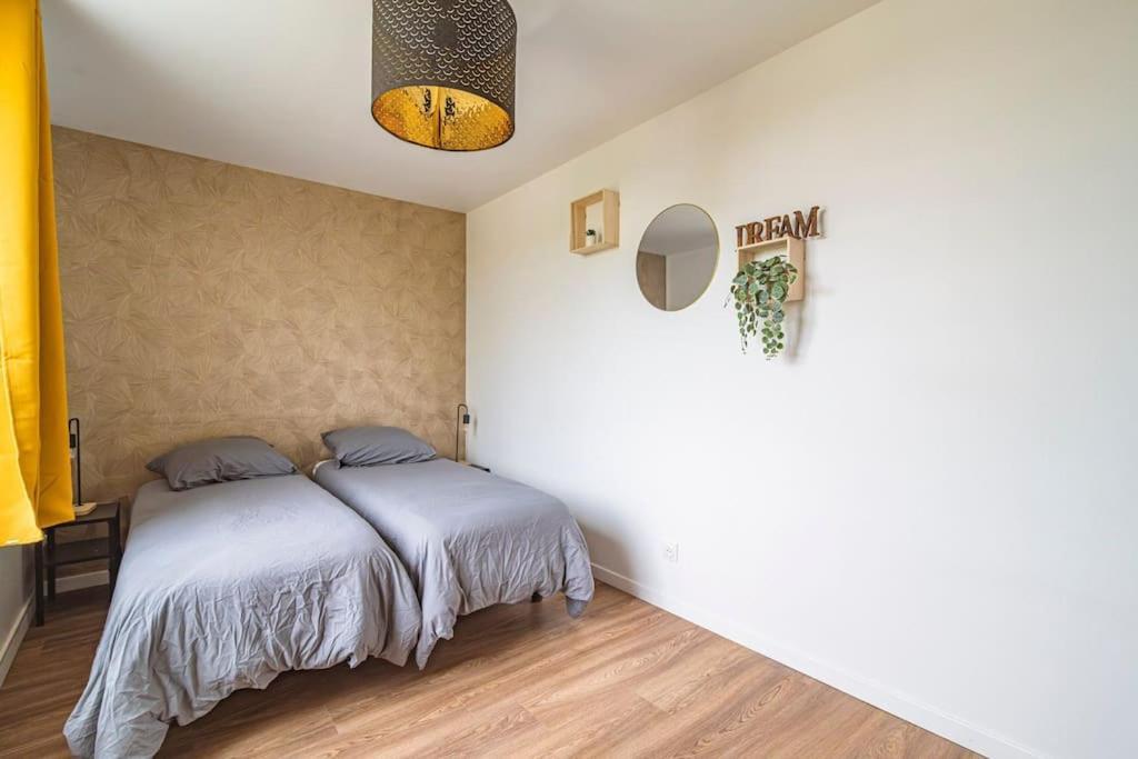 "Le Chaleureux" Appartement Pour 4 Personnes Isles-sur-Suippe Dış mekan fotoğraf