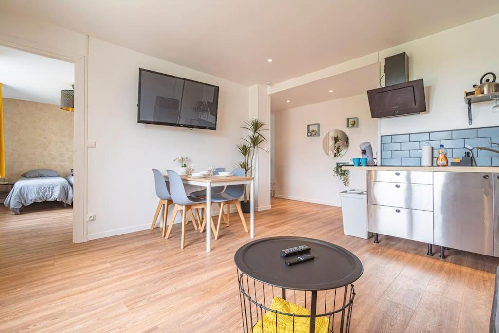 "Le Chaleureux" Appartement Pour 4 Personnes Isles-sur-Suippe Dış mekan fotoğraf