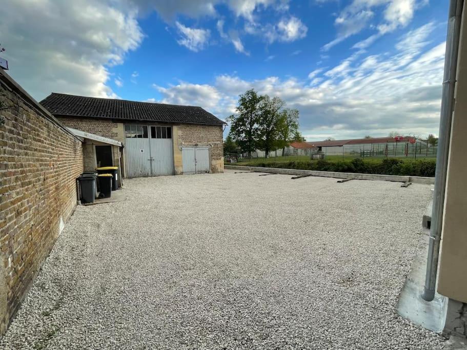 "Le Chaleureux" Appartement Pour 4 Personnes Isles-sur-Suippe Dış mekan fotoğraf